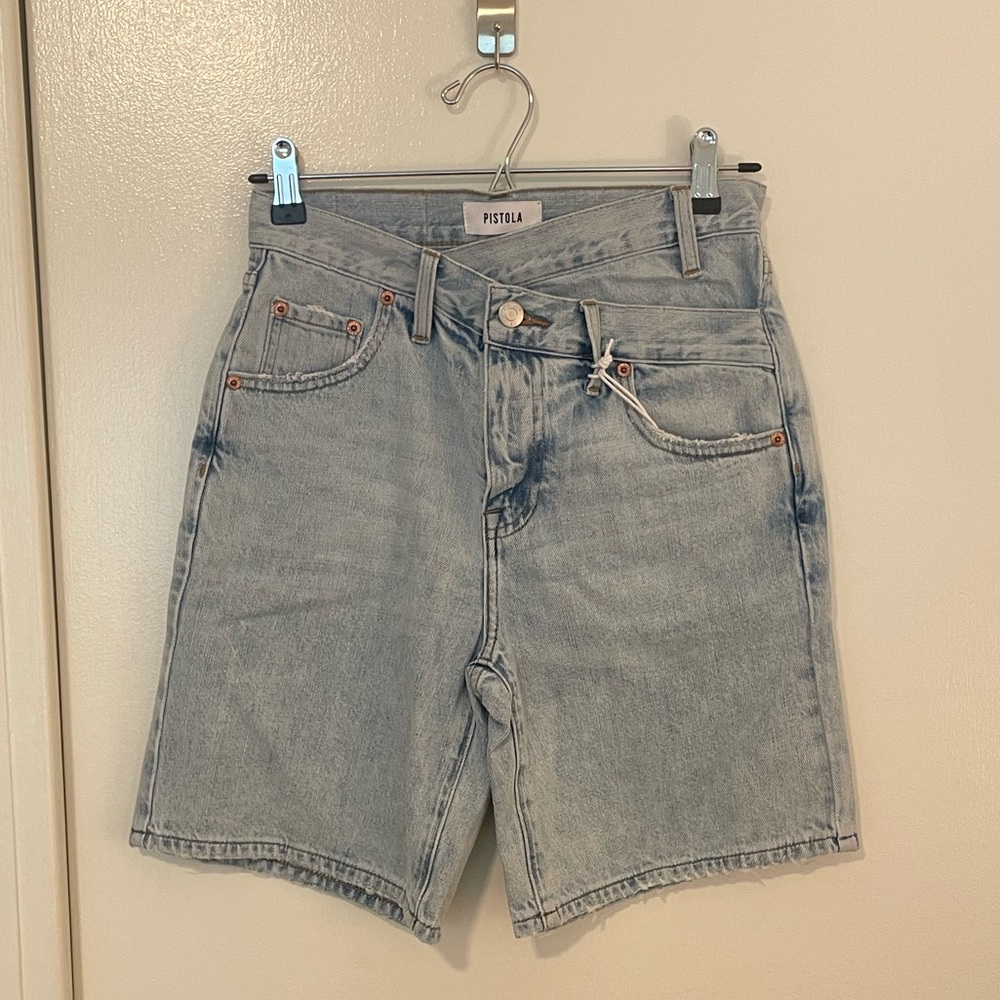 PISTOLA- BOBBIE CROSSOVER SHORT - COLLINS (light denim) - Picture 4 of 7